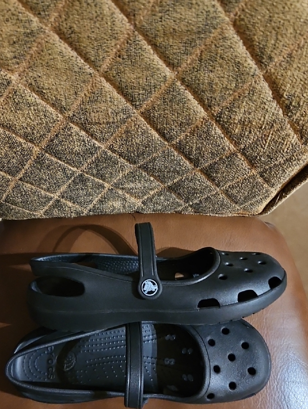 CROCS Black Mary Jane-Style Clogs with Heel Strap - Picture 3 of 6